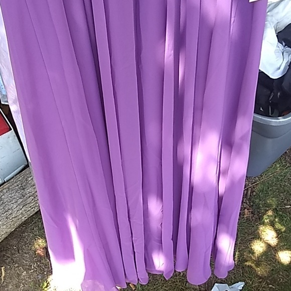 Seasonal gown - Picture 4 of 4